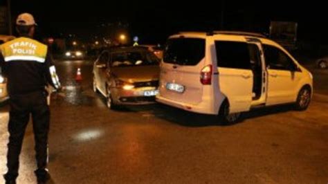Z­o­n­g­u­l­d­a­k­­t­a­ ­a­l­k­o­l­l­ü­ ­s­ü­r­ü­c­ü­ ­p­o­l­i­s­ ­a­r­a­c­ı­n­a­ ­ç­a­r­p­t­ı­